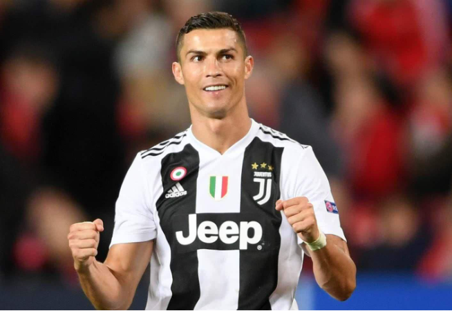 对巴萨! 世体：西班牙人计划在主场球门后设防护网，保护霍安等人（迎战巴萨！据世体：西班牙人将于主场球门后加装防护网，保障霍安等人安全）