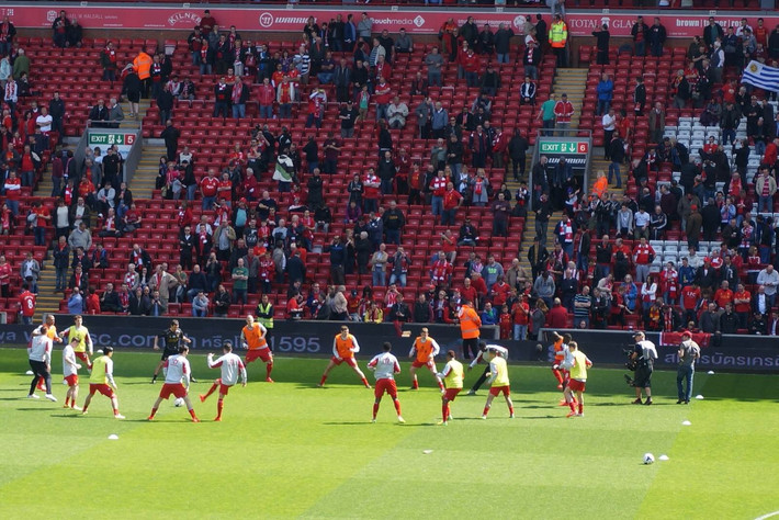 全家福宣，U16国少小将万项加盟塞尔超贝尔格莱德红星俱乐部（晒全家福官宣：U16国少小将万项正式加盟塞尔超豪门贝尔格莱德红星）