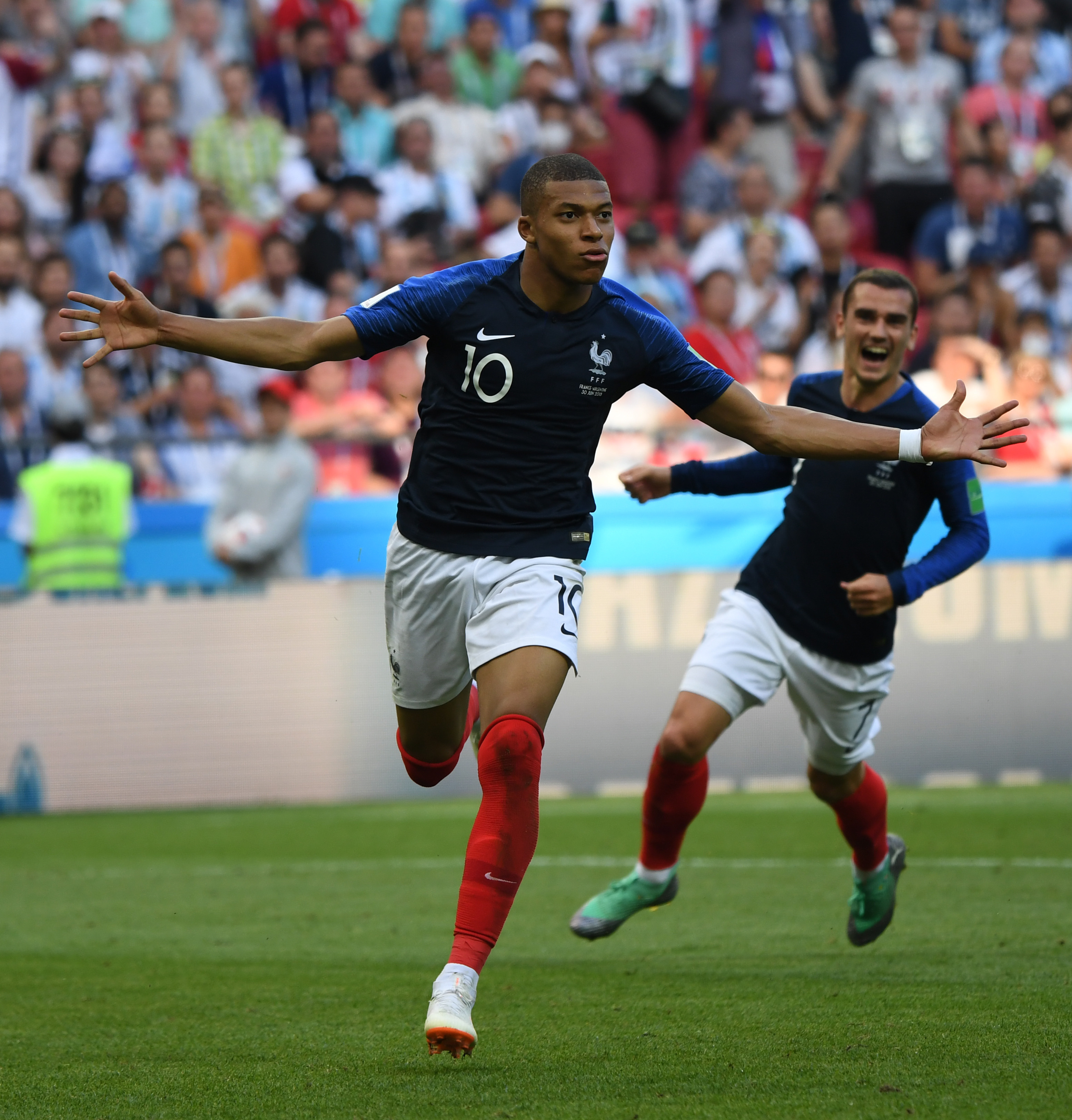 阿姆拉巴特：安东尼不该吃红牌，他并非故意踢对方面部