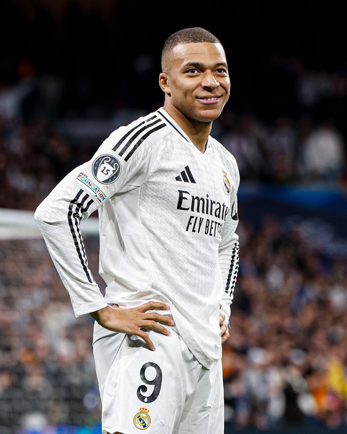 邓弗里斯：我偶像是孔帕尼和麦孔，遇到的最强对手是梅西（邓弗里斯自述：偶像是孔帕尼与麦孔，职业生涯最强对手当属梅西）