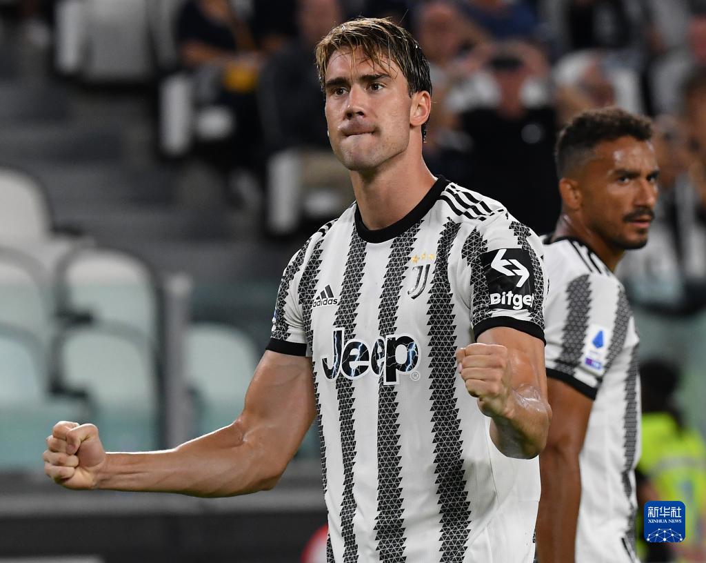 官方和三个媒体平台评选的2025中超最佳球员、教练、阵容对比（2025中超官方与三大媒体评选对比：最佳球员、教练与阵容）