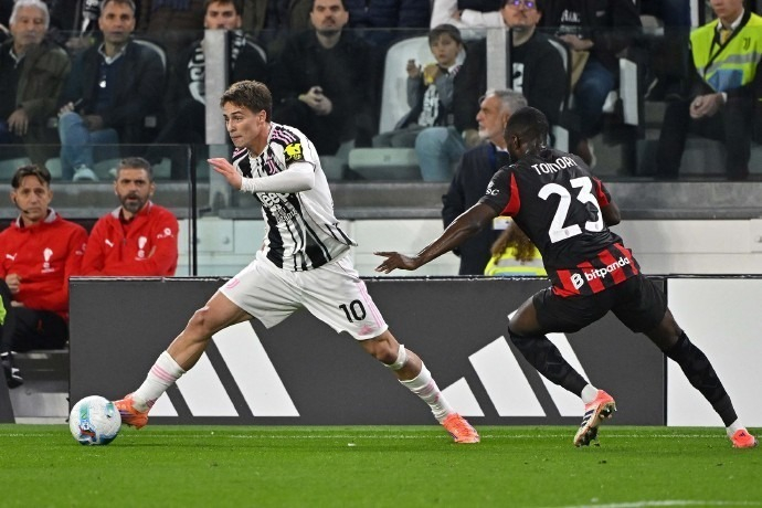 北青：吴启鹏因伤已经离开U22男足，李新翔也受到伤病困扰（北青：U22男足遭伤病困扰，吴启鹏因伤离队，李新翔亦受影响）