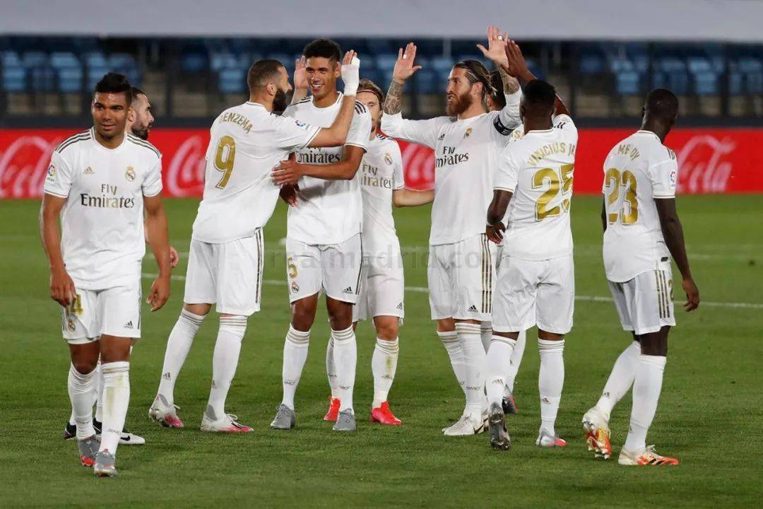 埃托奥澄清竞选总统传言：这个问题造成了我目前99%的烦恼（埃托奥否认竞选总统传闻：99%的烦恼都源于此）