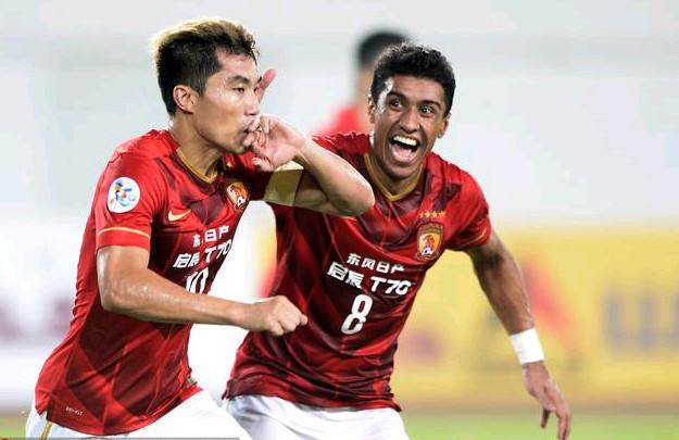 自己却没事！王博豪哨响后射门引发两队冲突，裁判连出6黄（哨响后射门引爆两队冲突，裁判连掏6黄，王博豪却全身而退）