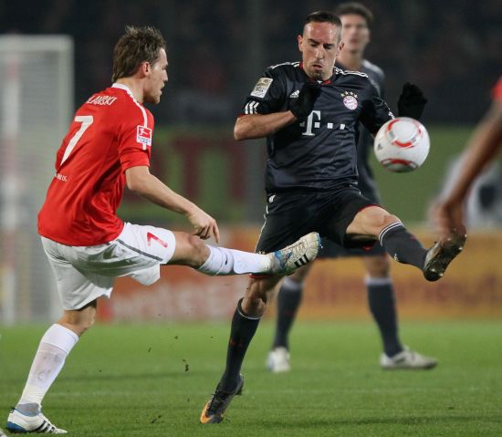 科尔：库里的伤势并未进一步恶化，这无疑让我们松了口气