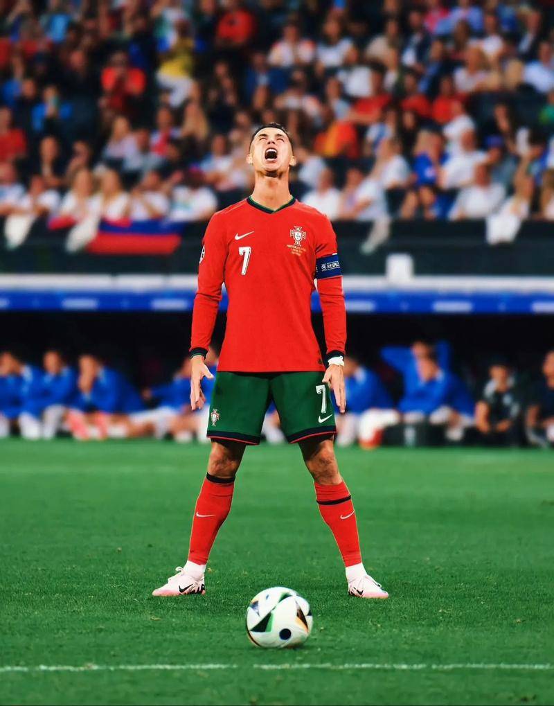 西媒：皇马迎来28天9场的魔鬼赛程，三线作战不容有失（西媒：皇马28天9战开启魔鬼密集赛程，三线冲刺不容闪失）