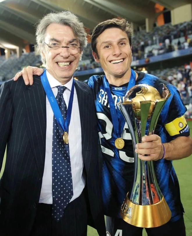 曼联主场1-1战平西汉姆联，近5轮仅1胜，阿莫林临场换人失误导致失利，球队前景堪忧。