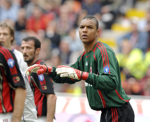 TA：曼联知道谈谢什科需要时间；莱比锡和多特都在关注霍伊伦