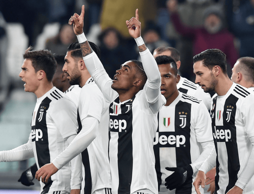 欧冠半场：吉马良斯意外乌龙送分，勒沃库森暂1-0纽卡（欧冠半场战报：吉马良斯自摆乌龙，勒沃库森暂以1-0领先纽卡）