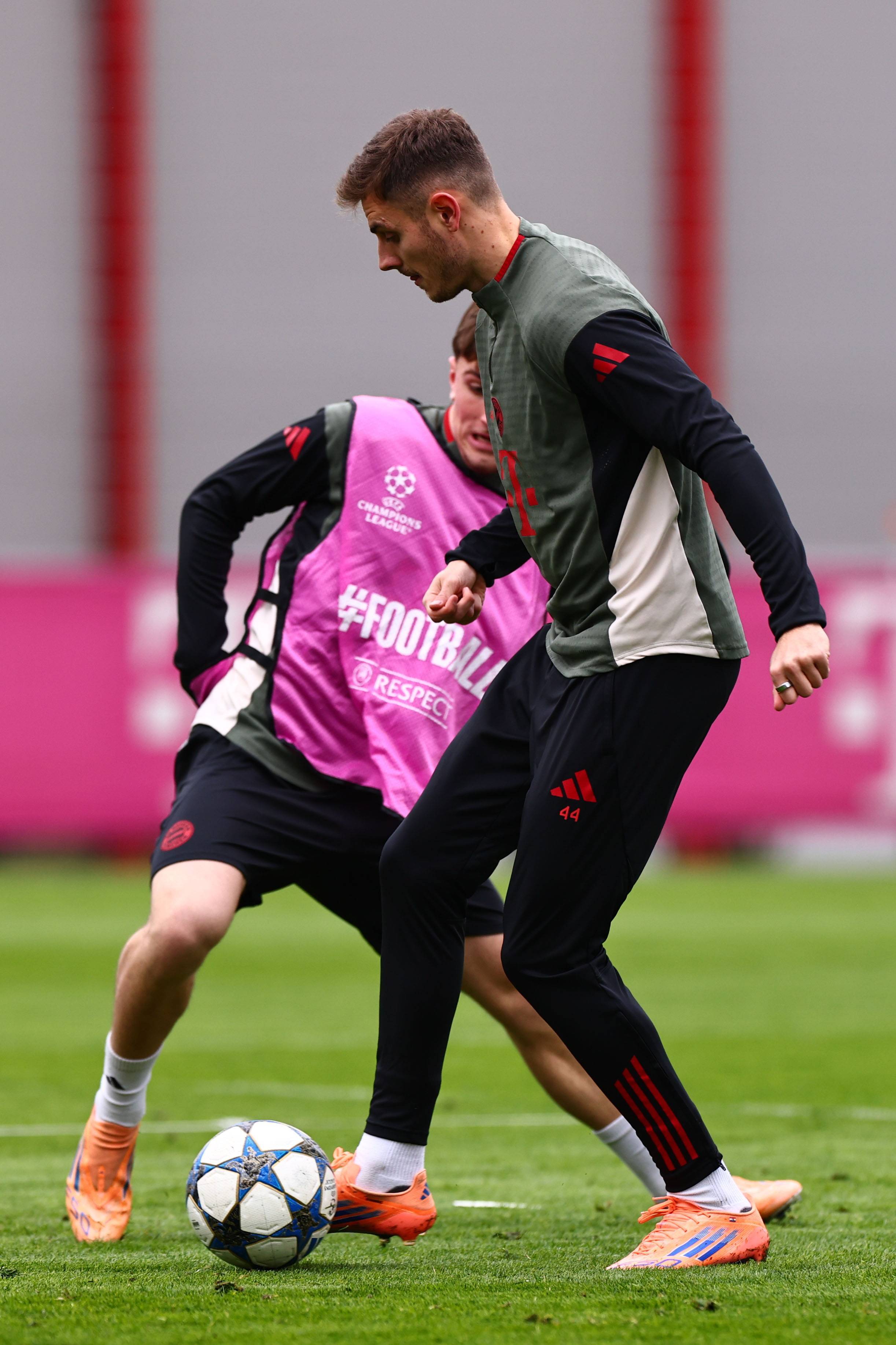 状态火热，摩根-罗杰斯近12轮英超斩7球3助攻（近12轮英超，摩根-罗杰斯交出7球3助，状态爆棚）