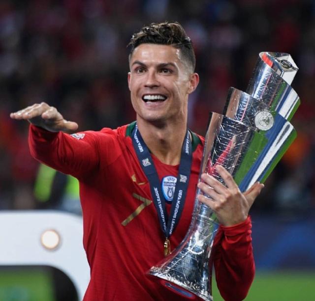 麦克阿瑟vs狮吼首发：池东沅PK维迪奇，奥谢、霍尔先发（麦克阿瑟对阵狮吼首发公布：池东沅迎战维迪奇，奥谢与霍尔先发）