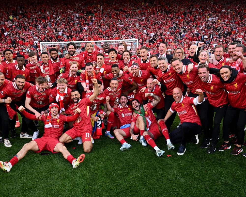 佐拉：当年有幸和马拉多纳一起练习任意球，让我能力明显提升