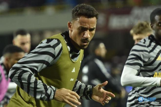 官方：利物浦旧将乔丹-伊比加盟保甲索菲亚火车头