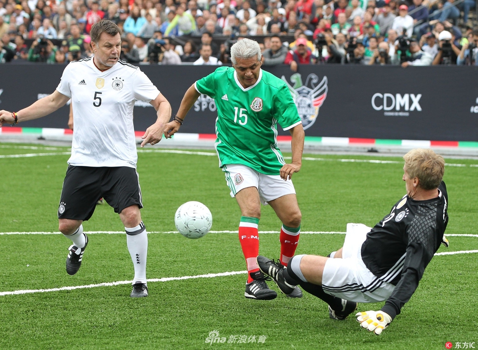 意甲奇妙世界：斯帕莱蒂与孔蒂的角色变换与霍伊伦德的惊艳表现